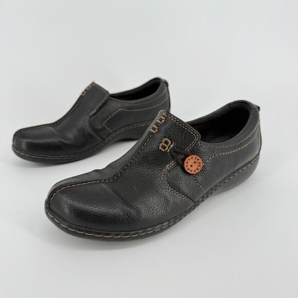 Clarks Black Leather Comfort Shoes 7.5 Slip On Booties Button Indie Y2K Cottage - Picture 2 of 7